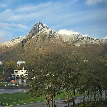 M&r Lofoten Апартаменты Свольвер